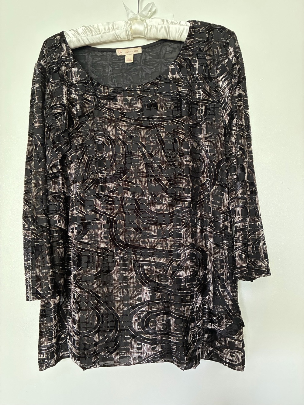 Canyon River Blues Black & Cream Abstract Pattern Long Sleeve top